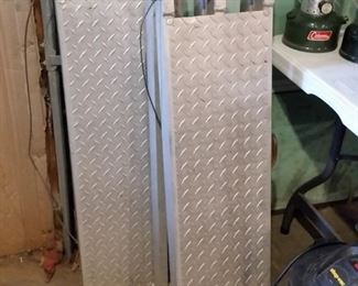 Aluminum loading ramps