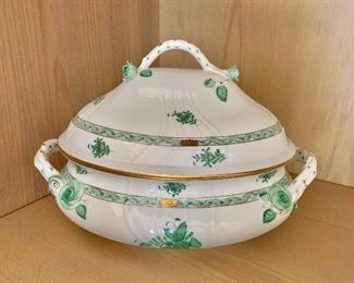 $795 - Herend Chinese Bouquet Green soup tureen.  4 quarts - 11"H x 14.5"W x 10"D