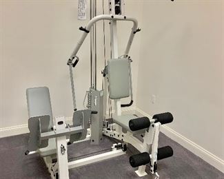 $1,900 - Hoist Fitness Systems H100 exercise apparatus.
