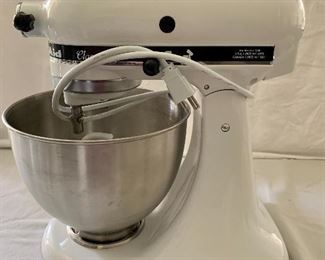 $150 - Classic Plus KitchenAid mixer