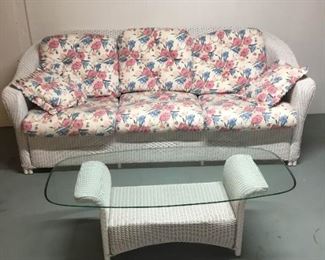 B001 Wicker Sofa And Table