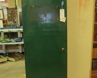 METAL LOCKER/CABINET.