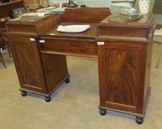 HANDSOME MAHOGANY SIDEBOARD.