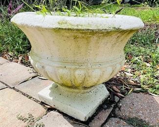 #124 victory bowl planter 11 planters total  • 14 high
