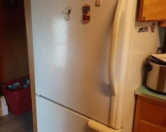 Over/Under Refrigerator-Freezer