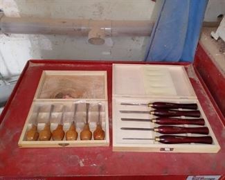 Lot Of 2 Boxes Of Wood Chisels Vintage Wood River 5 Piece Set And Unmarked 6 Piece