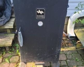 Range Master Smoker