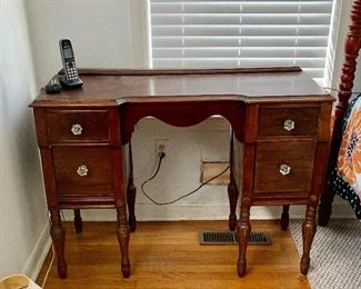 Hepplewhite style kneehole vanity or desk