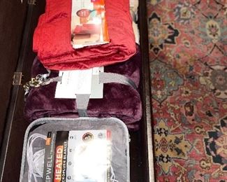  Brand new throws and heated blankets 