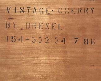 Drexel Heritage Vintage Cherry oval dining table with 2 leaves and table pads 44 x 66/86/106