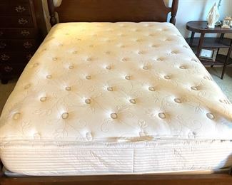 Drexel Heritage Vintage Cherry queen four poster bed frame. Queen mattress set available.