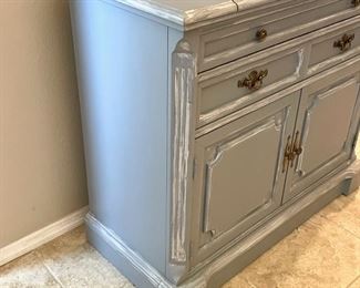 Hand painted vintage Bassett server 40 x 18 x 35