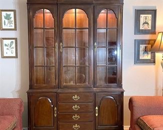 Drexel Heritage Vintage Cherry china cabinet 53 x 15 x 78.5