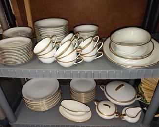 Noritake 5182 Service for 12 China Set of 94 Pieces