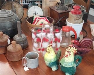 Butter molds, mixing bowls, vintage glasses