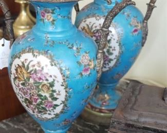 Enamel urns