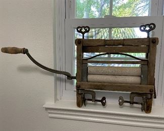 Antique Authentic Wash Stand Laundry Ringer