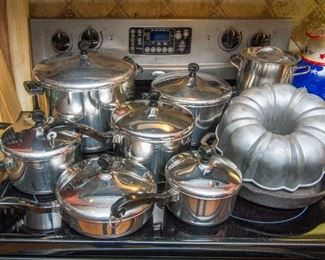 Farberware Pots & Pans