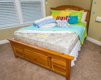 Queen Size Bed and Simmons Beautyrest Mattress/Box