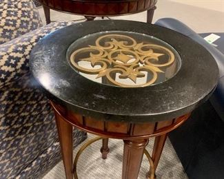 end table matches the coffee table
