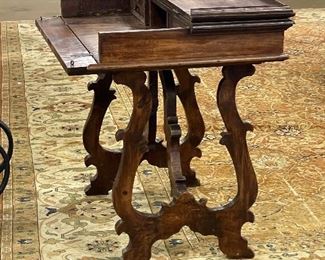 Rare form desk  17c18c