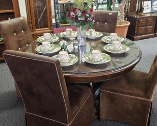 upholstered dinning chairs 
