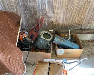 Assorted garage items