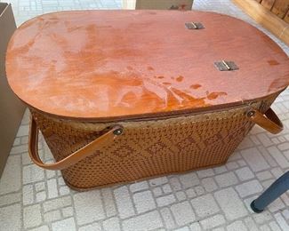 Picnic basket 