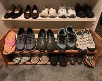 Lots of shoes size 6.5 and 7