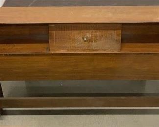 Beautiful Mid Century Modern 9 drawer dresser