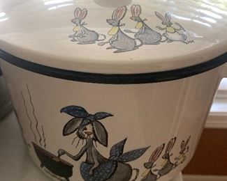 Vintage Porcelain Enamel DELA-WARE Rabbit Pot