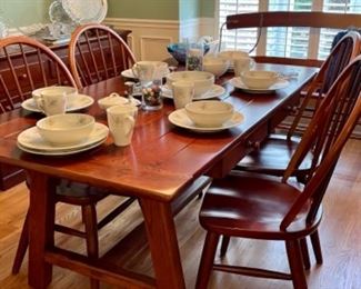 Beautiful Farm Style Table With 4 Chairs
