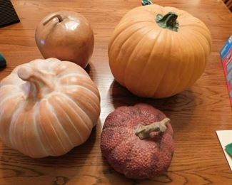 Pumpkins/Gourds (4 ea)