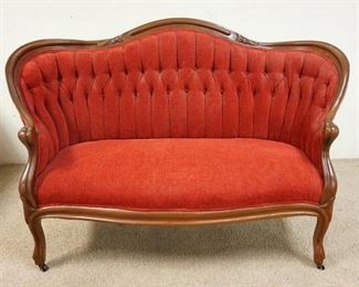 1369	FINGER CARVED VICTORIAN LOVE SEAT W/ TUFTED BACK. 54 1/2 IN W
