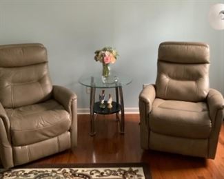 His & Her’s Swivel Rocker Lay Back Recliners. Very Comfortable and like new.  Priced right to sell first day! 
