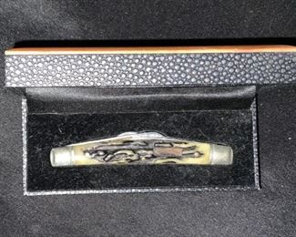 Vintage knife in box, never used. 