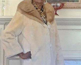 Sheared mink with autumn haze mink collar. Size 10-12.