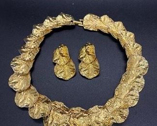 Chunky Abstract Retro Gold Tone Choker and Earring Set