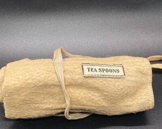 Set of 6 Vintage Pattern Plated Tea Spoons with Cloth Storage