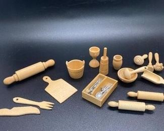 Dollhouse Miniatures Wood Household Items Lot
