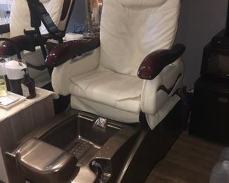 Reclining massage and pedicure chair with water feature, electric. Like new