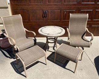 Outdoor Patio Furniture Table and Chairs