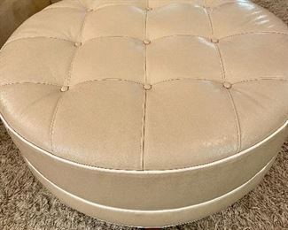 Ethan Allen Round Leather Welt Ottoman in Omni Biaque   17" H x 36" Diameter
