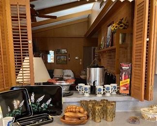 Mid Century Retro Kitchen Decor, Vintage Retro Trays with Bluebonnets 