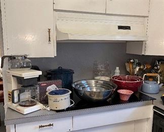 Kitchen appliances, Stainless Bowls, Nesting Crock Bowl Set