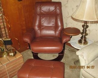 swivel chair with ottoman