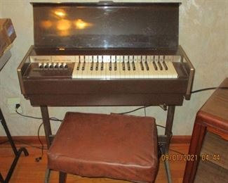 Magnus electronic chord organ