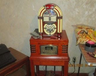 reproduction turn table/stereo and radio