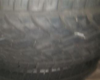 4 Yokohama tires (complete set). P275/70R16.    1143