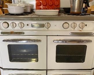 ANTIQUE WEDGEWOOD WHITE ENAMEL STOVE IN REALLY GOOD CONDITION. THESE ARE HIGHLY SOUGHT AFTER THESE DAYS!!!!